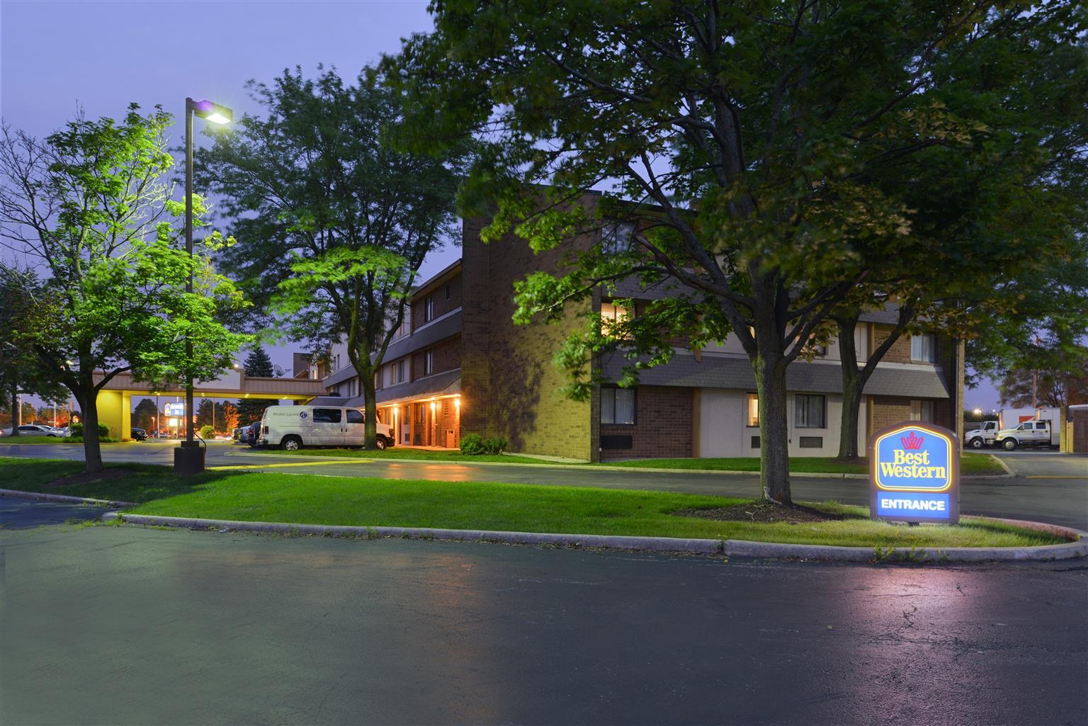 Best Western Naperville Inn Buitenkant foto